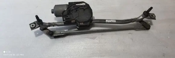 Front wiper linkage and motor