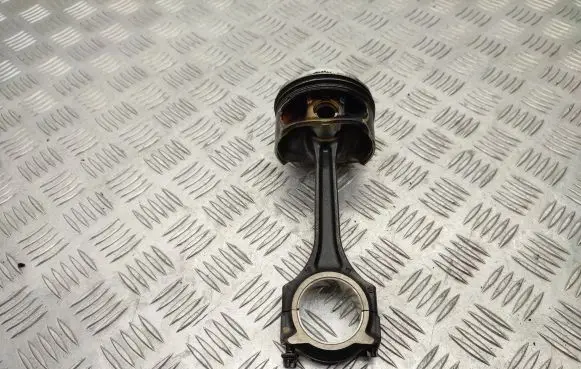 Mercedes-Benz A W176 Piston with connecting rod