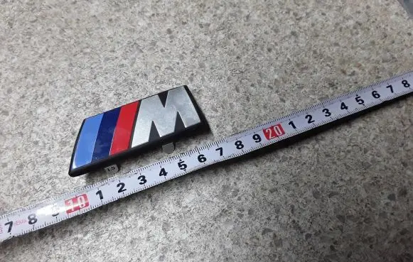 Manufacturer badge logo/emblem