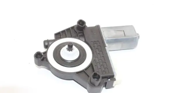 BMW 1 F40 Front door window regulator motor CMOA0760L