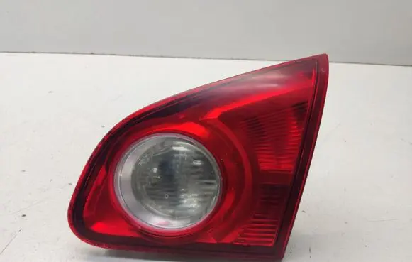 Nissan Qashqai Tailgate rear/tail lights E205091