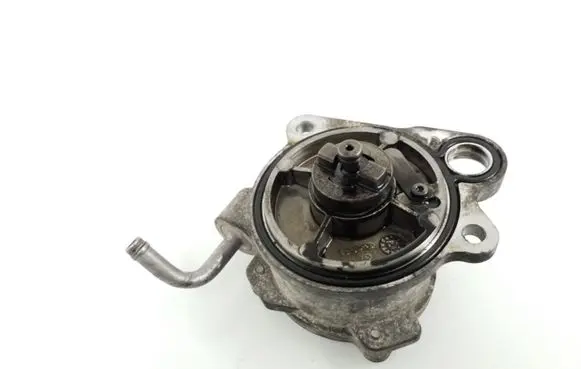 Toyota Yaris Vacuum pump