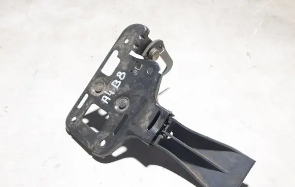 Audi A4 S4 B8 8K Engine bonnet/hood lock/latch loop/hook 8T0823480