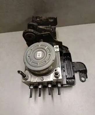 Volkswagen Golf VII ABS Pump 10022002934 5Q0614517P 5Q0614517R