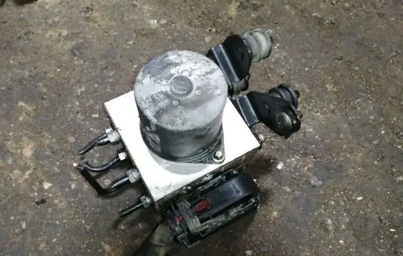 Volkswagen PASSAT B7 ABS Pump 3AA614109AS