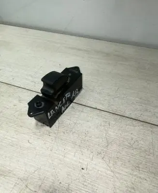 Mitsubishi Lancer Electric window control switch 8608A101 9098111 WV19G080