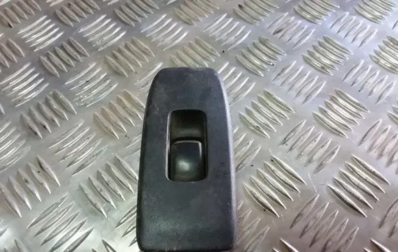 Mitsubishi Pajero Electric window control switch MR445659 1211D7