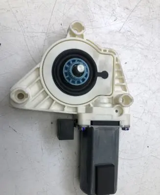 Volkswagen Tiguan Allspace Front door window regulator motor 5Q4959801B