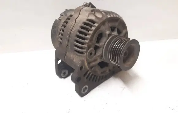 Volkswagen Golf III Generator/alternator 028903025H 0123310019