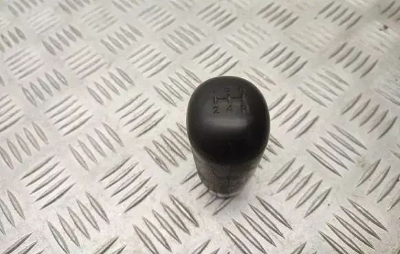 Suzuki Jimny Gear lever shifter trim leather/knob 