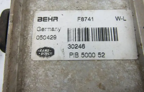 Oil filter mounting bracket