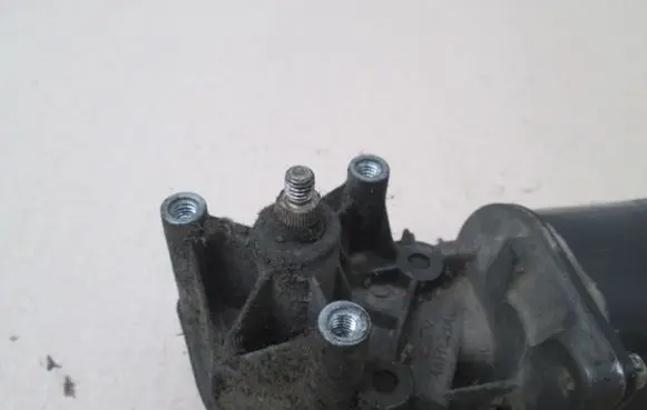 Volkswagen Jetta III Front wiper linkage and motor