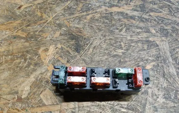Mercedes-Benz S W140 Fuse module 1405450101