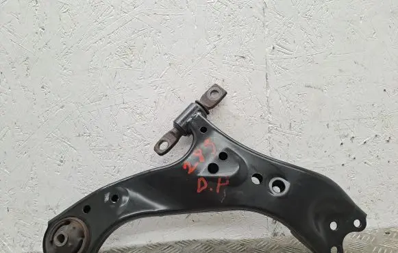 Toyota RAV 4 (XA50) Front lower control arm/wishbone