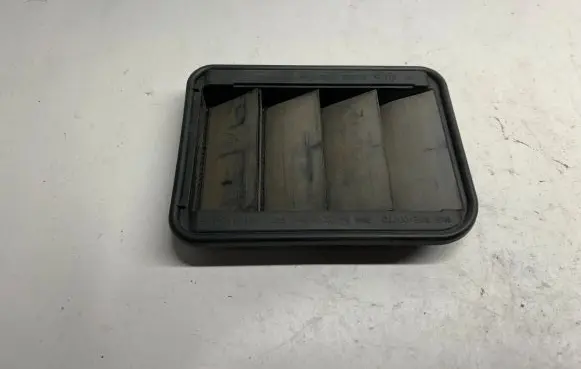 BMW X1 F48 F49 Quarter panel pressure vent 9201647
