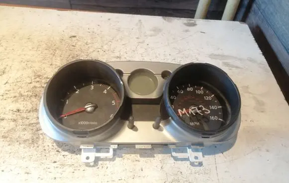 Nissan Qashqai Speedometer (instrument cluster)