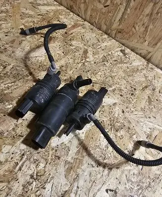BMW X5 E70 Windscreen/windshield washer pump 693416001