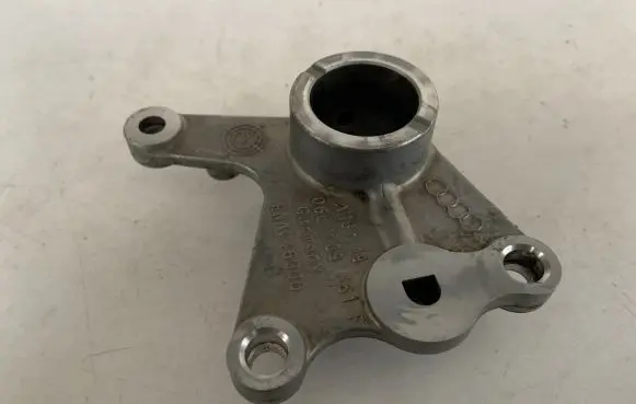 Audi Q7 4M other engine part 06E109361F 06E109361