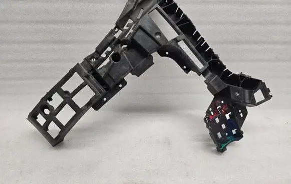 Volvo XC90 Rear bumper mounting bracket 31407730