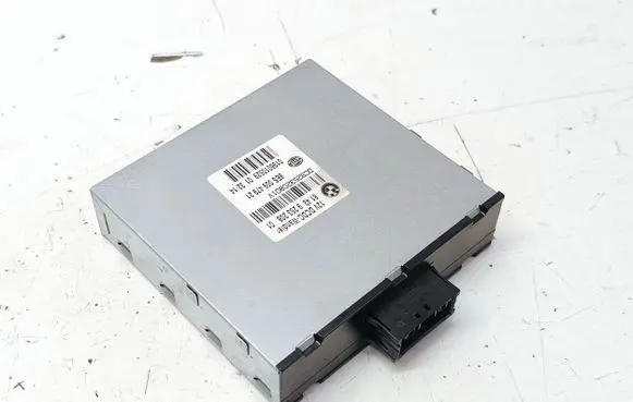 BMW X1 E84 Voltage converter inverter 9253208 6142925320801