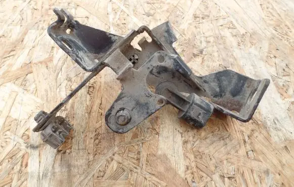 Renault Laguna II Other engine bay part 160879D
