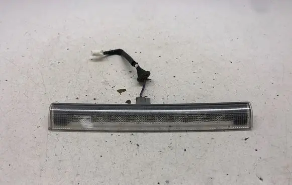 Toyota RAV 4 (XA40) Third/center stoplight