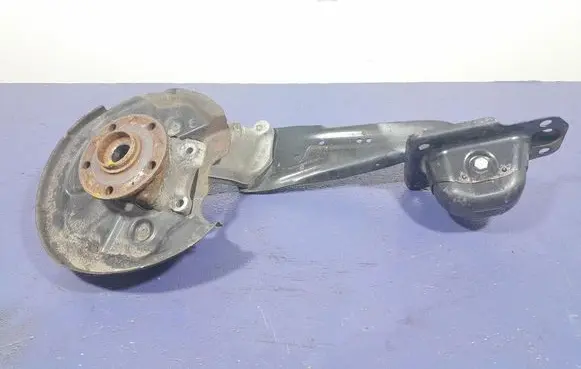 Skoda Superb B5 (3U) Front wheel hub spindle knuckle 3Q0505435M