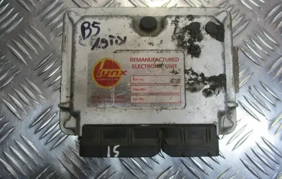 Volkswagen PASSAT B5 Engine control unit/module 2284486443
