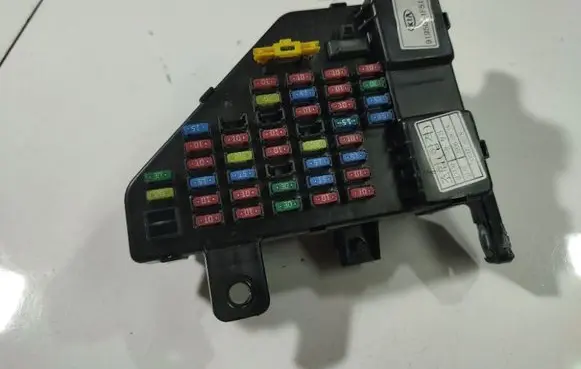 KIA Sportage Fuse box set 919501F510