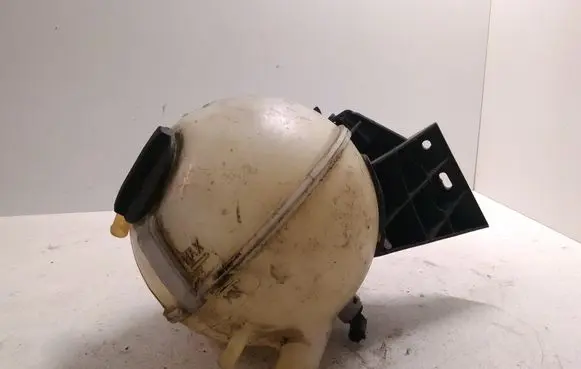 Mercedes-Benz Vito Viano W639 Coolant expansion tank/reservoir 6395010503