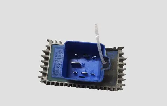 Opel Zafira B Coolant fan relay 55353011 51299014
