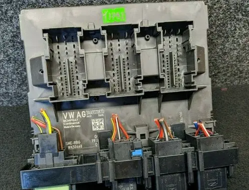 Volkswagen PASSAT B7 Comfort/convenience module 3AA937087D