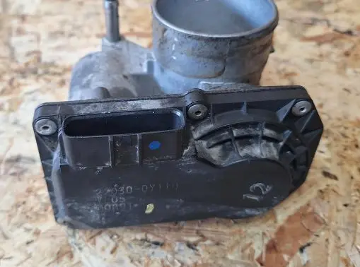 Toyota Yaris Electric throttle body valve 22030-0y110