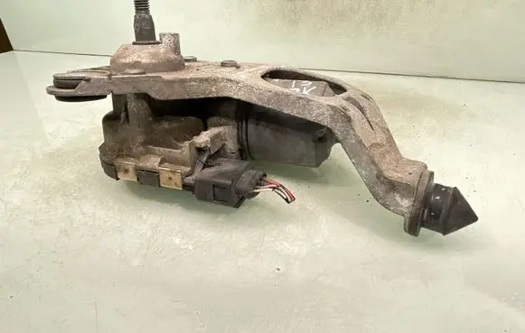 Ford Focus Wiper motor 0390248108