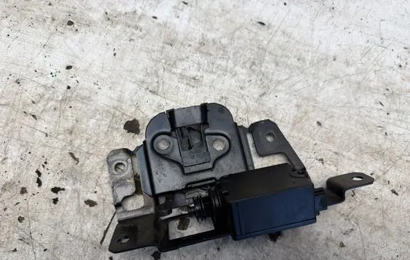 BMW 3 E46 Tailgate lock latch 51247057384