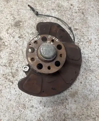 Mercedes-Benz E W212 Front wheel hub A2124201144