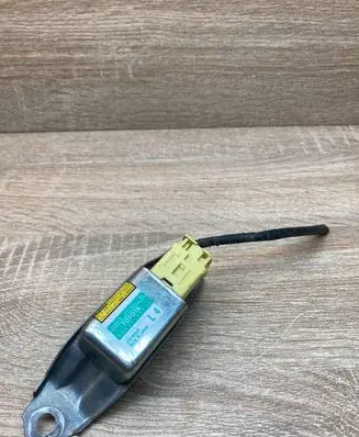 Toyota Prius (XW20) Airbag deployment crash/impact sensor 8983447020 1879000921 WithPlug