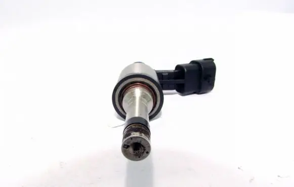 KIA Sportage Fuel injector 353102B110