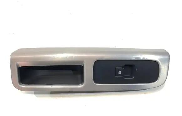 Volvo V50 Quarter vent window switch 