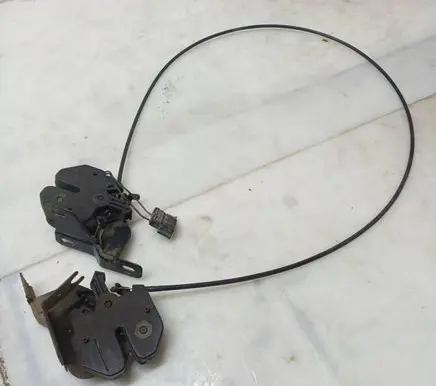 Volvo S70 V70 V70 XC Engine bonnet/hood lock/catch 9152529
