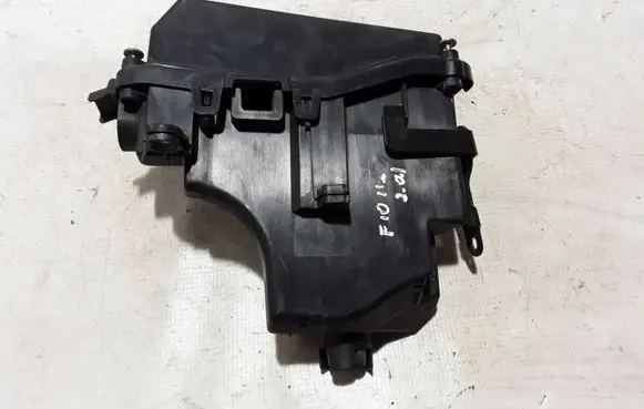 BMW 5 F10 F11 Fuse module 7638588