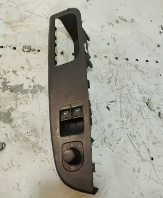 Volkswagen Golf V Electric window control switch 1K3868049B