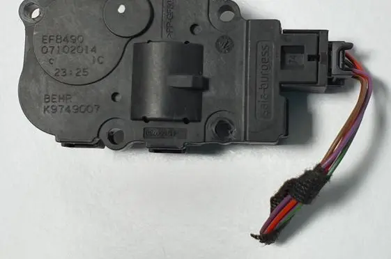 Opel Vectra C A/C air flow flap actuator/motor EFB490