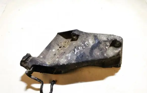 Volkswagen PASSAT B5 Engine mounting bracket 8d0199307p
