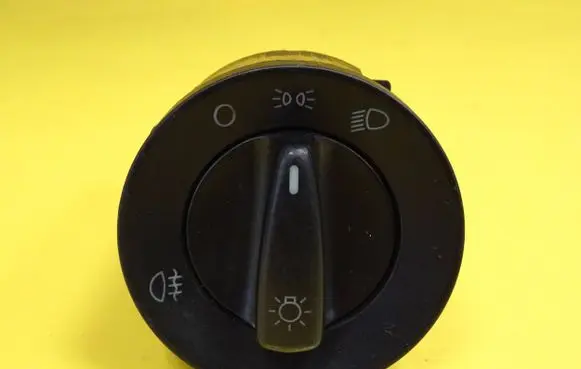 Volkswagen PASSAT B5 Light switch 1C0941531