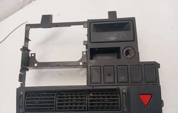 Volkswagen Transporter - Caravelle T4 Dashboard center trim panel 7D0858285