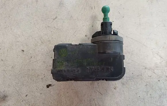 Volkswagen Golf V Headlight level adjustment motor 1J0941295F