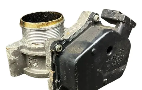 Volkswagen Touran II Throttle valve 03L128063L
