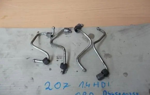 Peugeot 207 Fuel line pipe