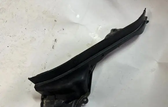 BMW 5 F10 F11 Other engine bay part 7204336